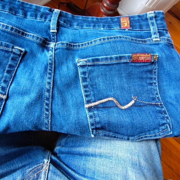 7 for All Mankind Kimmie low rise bootcut Jean in medium indigo wash - Picture 4 of 6